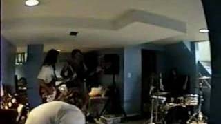 Killer Dwarfs - Doesn&#39;t Matter-Reunion tour rehearsal (2001)