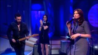 Sophie Ellis- Bextor performs "Runaway DayDreamer" on Loose Women