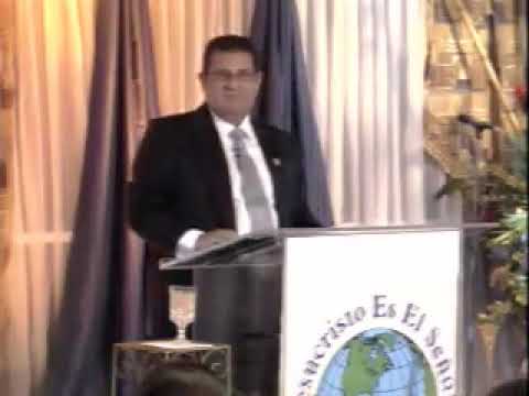 03/20/2011 - Sentados A Su Mesa