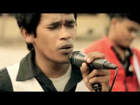 NewBanda - Rapuh Tanpamu (Official Music Video)