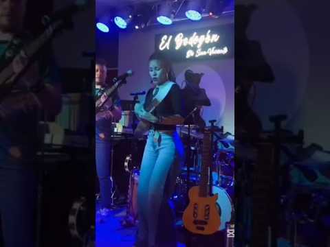 Show de Marina Gonzalez en Villa del Rosario, Córdoba