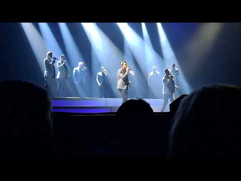 Straight No Chaser  - Fix You - Chicago 12.11.21
