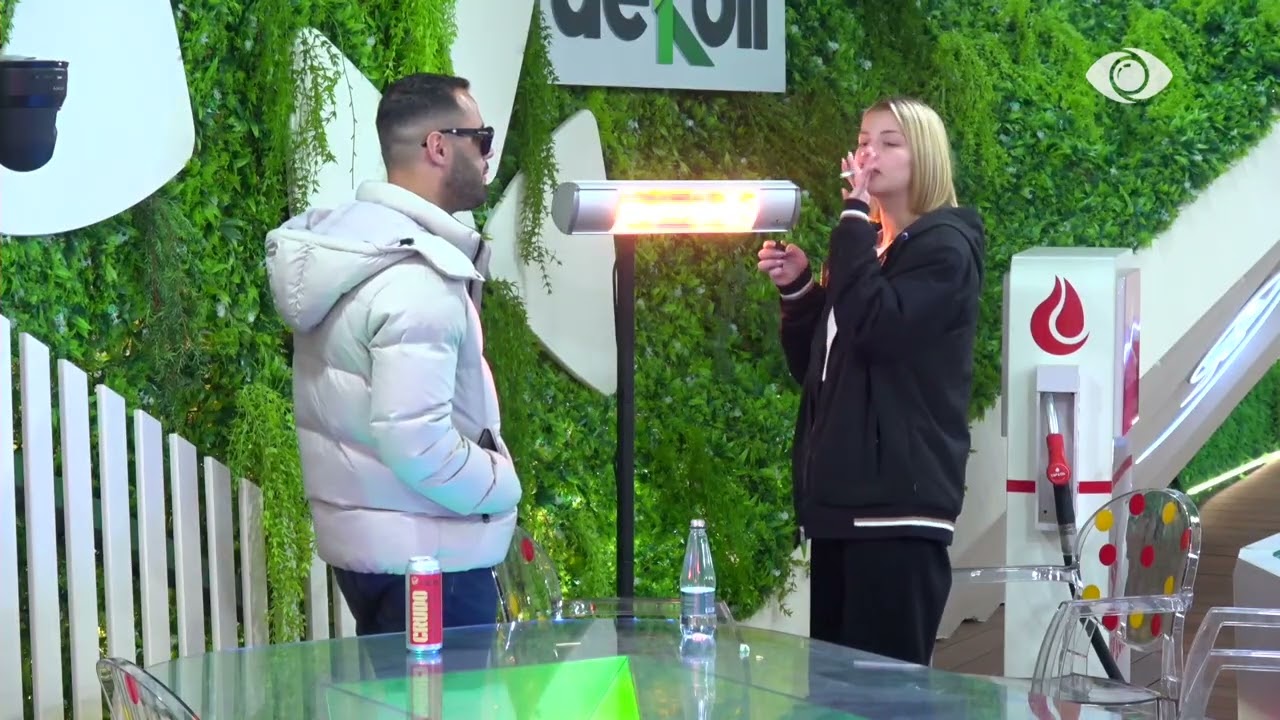 Goja e tij llum…/ Nikol e revoltuar nga debati me Rogertin, Stenaldo e këshillon: Ti jep të gjitha ngjyrat e tua