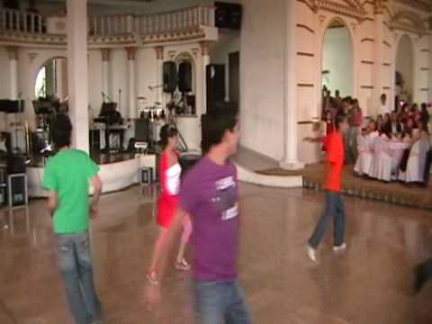 Bailando en los XV de la puca