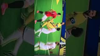 ブッフォンがクリロナを怪我させにいくが、体幹が強すぎて立て直すクリロナ #efootball