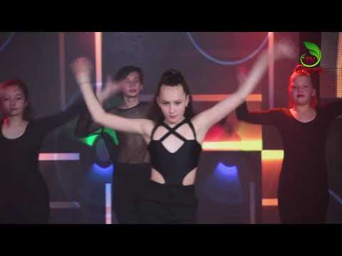 Just Friends Kinder - Vogue  | Busuioc TV