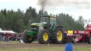 preview picture of video 'John Deere 7710 Tractor Pulling'