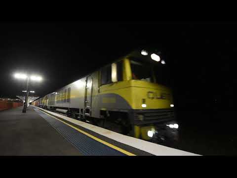 Qube's 8168 Cotton Train with QBX005 and QBX003