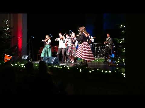 8 Fiddlers Christmas Carol