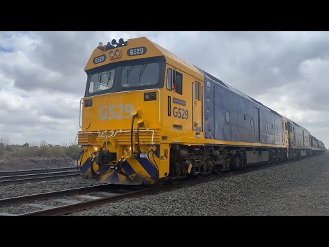 9148 Pacific National loaded grain with G529 and G543 at Gheringhap heading to Geelong 28/11/2023