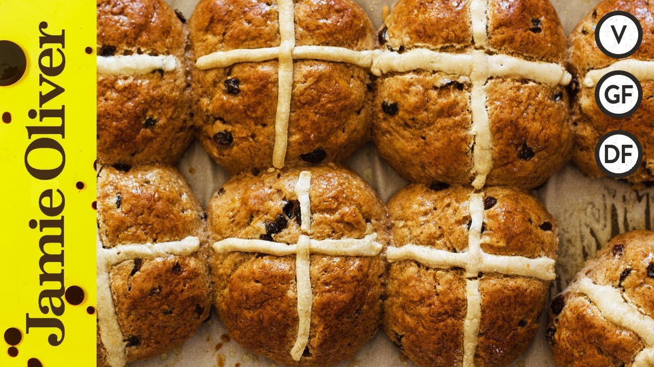 Gluten free hot cross buns: Nicole Knegt