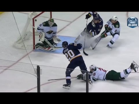 Alex Steen picks off the puck then goes bar down vs Minnesota