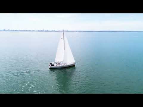 SY Rubicon Goes to Docklands - March 2023