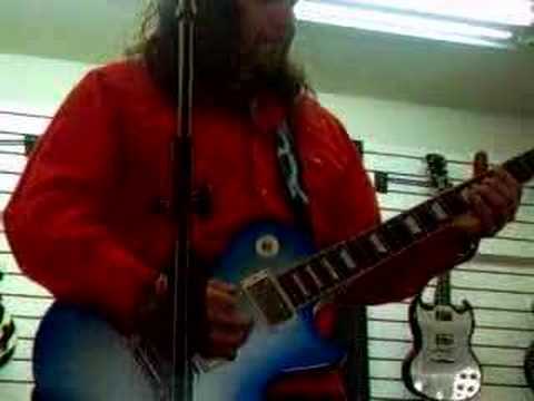 Demostración de la Robot Guitar de Gibson por Lino Nava