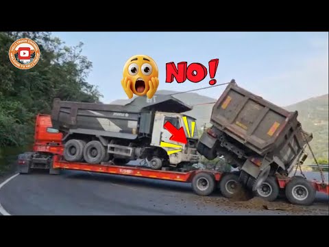 Extrem gefährlich! Muldenkipper schwankt heftig und stürzt beinahe den Bergpass hinunter!