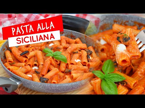 Pasta alla siciliana in padella: ricetta perfetta per l'estate