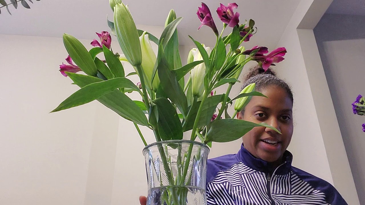 How to Style Flowers in Tall Glass Vase