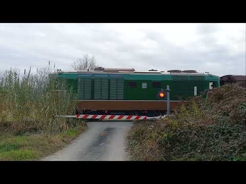 Passaggio a livello Castagnole Lanze (AT) - Level crossing - Spoorwegovergang
