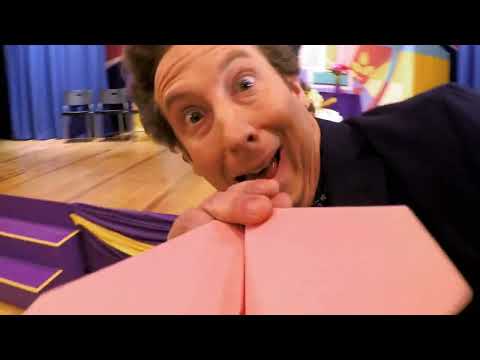 Make It Pop - S02E19 "Looking For Trouble"