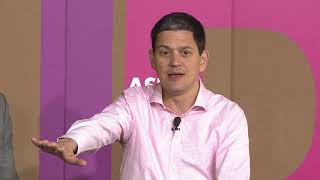 Are some politicians exploiting the refugee crisis?