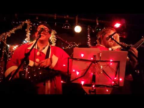 The Fuck Hornisschen Orchestra - "O Tanne" Jan Delay Version @ Ilses Erika 14.12.2013