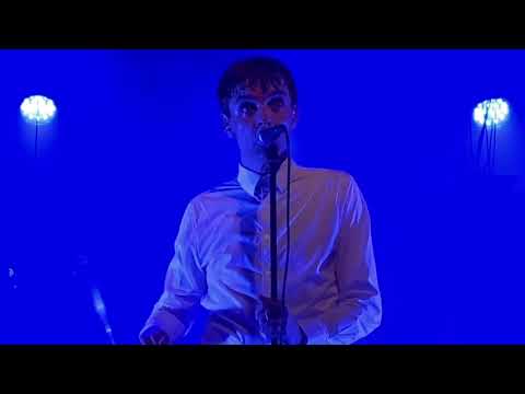 HUGORM kom vi flygter