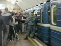 Фанаты Спартака и Зенита дерутся на Садовой. Петербург 