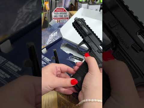 Range Report: Beretta U22 Neos - A futuristic looking .22lr pistol