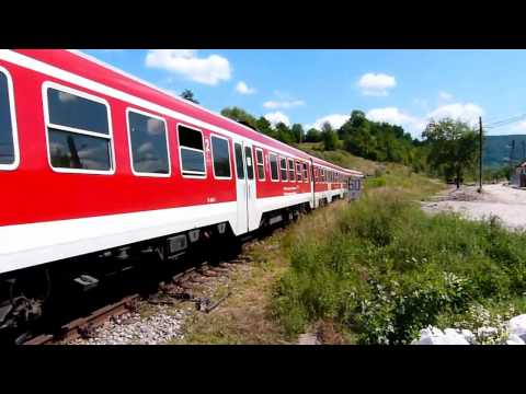 VT614 soseste salutand in Bratca (16 08 2012)