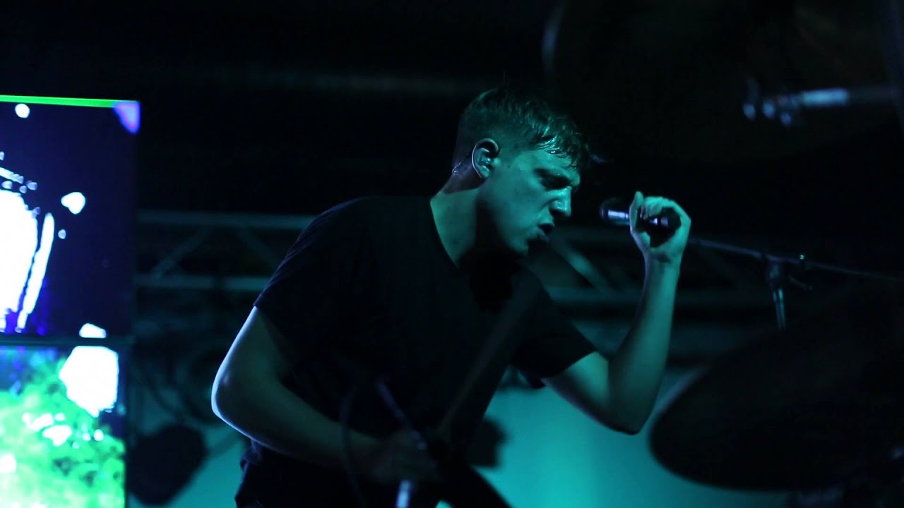 Robert Delong - Don't Wait Up