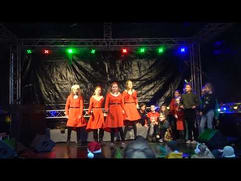 16-12-2023 "Kerstmarkt Oudenbosch" : musical "Het dak eraf" 5