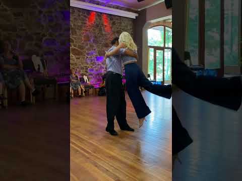 Patricia Hilliges & Matteo Panero teaching Calesitas during Tangospirit Festival