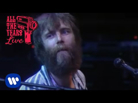 Grateful Dead - Standing On The Moon (Philadelphia, PA 7/7/89) (Official Live Video)