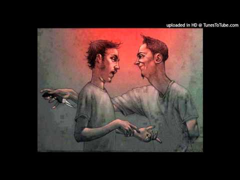 Μαύρος Αμνός - Πάντοτε Πίσω Απ'τους Ώμους Σου Να Κοιτάς (Prod. Illinformed)