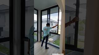 บานเลื่อนพร้อมช่องแสงล่าง