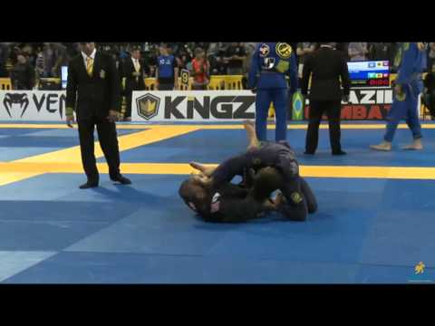Dominique Bell - Worlds 2015 - Match 2 (Submission)