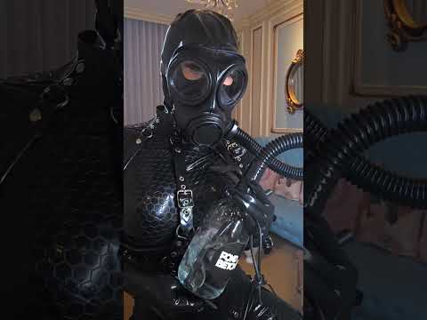 LATEX GASMASK #breathplay #ShinyBeauty