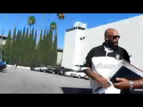 Court Video Suge Knight Confronts Photographer