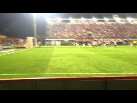 Internacional 2x2 Vitória - Gol de falta de D'alessandro filmado da arquibancada