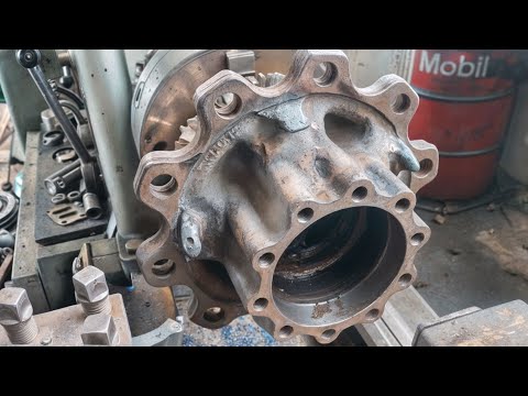 THE SECRETS OF REBUILDING A DAF 105 HUB 🔧✨