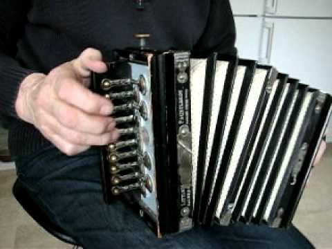 Se farfar dansar gammal vals..    ( See grandfather dancer old walts )