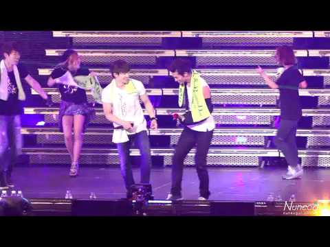 120525 Six Beautiful Days in Budokan - Hands Up (Okit Moment)