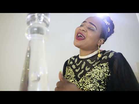 Rosemary Mzvondiwa: TIITIREI NYASHA [Official Video]
