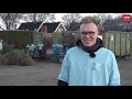 Chris en Rob halen kerstbomen op voor het goede doel