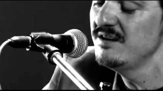 Coque Malla canta en acústico "Berlin"