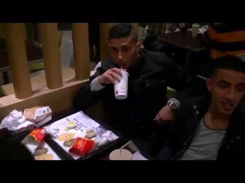 McDonald's Team van de week Groen-Wit geniet in restaurant Woonboulevard van sponsorprijs