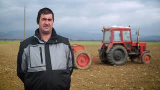 Валентин Григоров, обработващ 1500 дка земя, споделя за работата си с Trimble Autopilot.