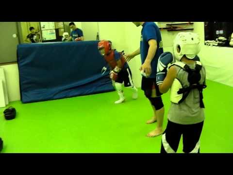 こども格闘技クラス　打撃スパーリングNo.1