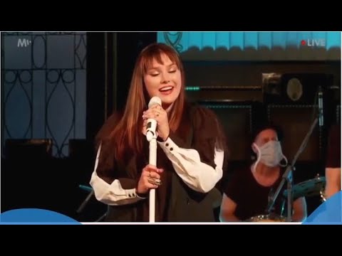 Ewa Farna - Zapadlej krám(2020 live)