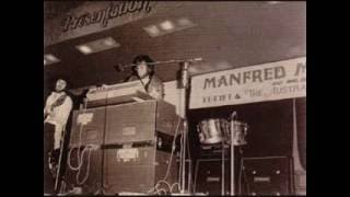 MANFRED MANN S EARTH BAND    Waiter, There's A Yawn In My Ear - The Roaring Silence (1976)